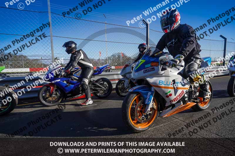 donington no limits trackday;donington park photographs;donington trackday photographs;no limits trackdays;peter wileman photography;trackday digital images;trackday photos